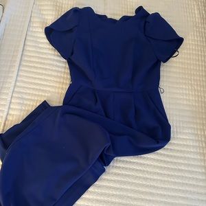 Size: 6

Brand: Calvin Klein

Color: Blue

Condition: Lightly Used